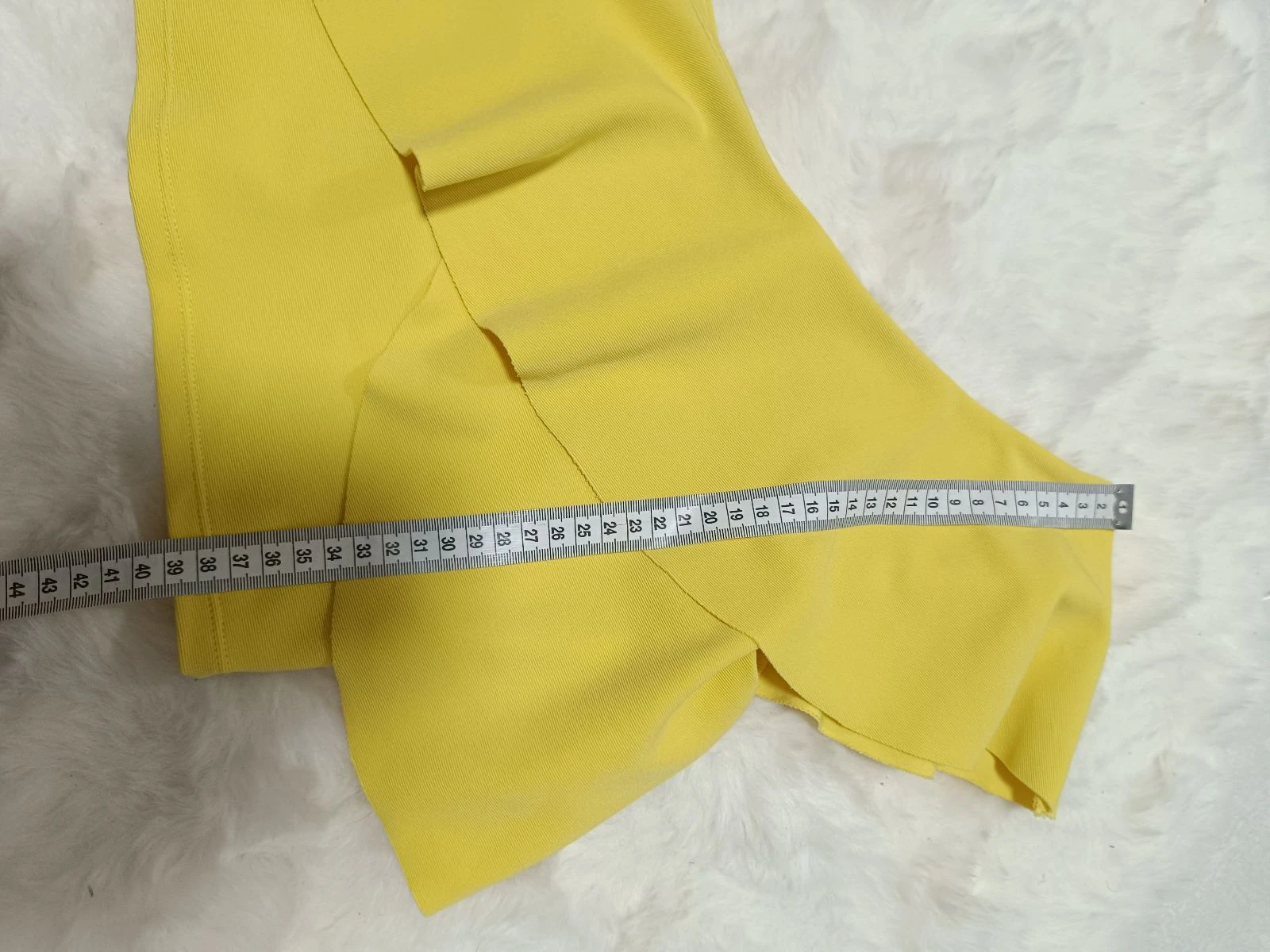 top asimétrico volante amarillo italia - top asymétrique volant jaune – photo 6